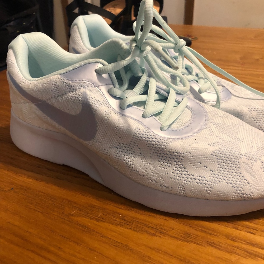 Brand new women’s shoes.